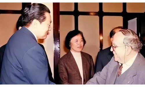 丹蓝口服液正品图片-丹蓝热炎宁颗粒网—知名的丹蓝口服液适用于哪些人群网站,分享丹蓝热炎宁颗粒 润丰制药 停产了知识